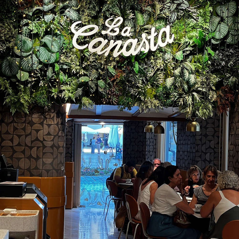 La Canasta Larios Malaga